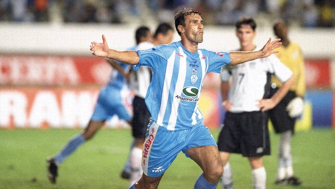 Vandick foi um dos principais jogadores da conquista da Copa dos Campeões de 2002 (Foto: Raimundo Paccó/Arquivo)