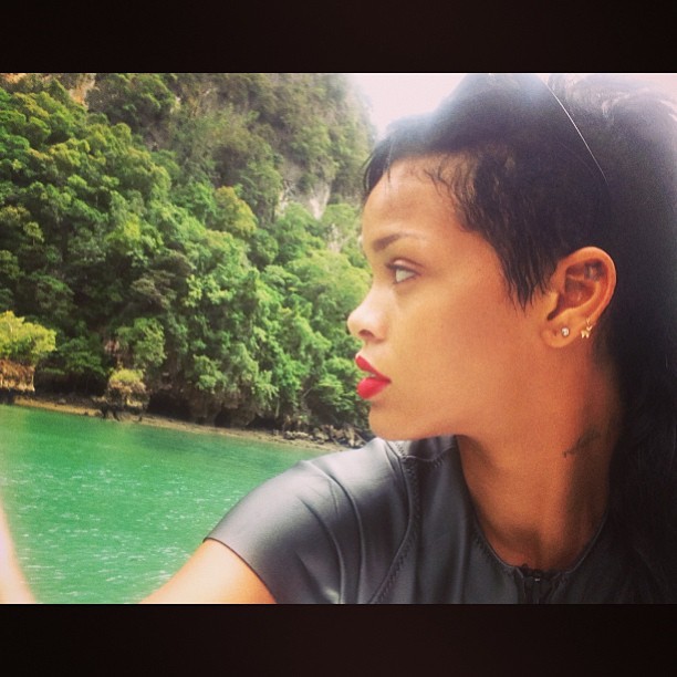 Rihanna na Tailândia (Foto: Reprodução/Instagram) Rihanna na Tailândia (Foto: Reprodução/Instagram)