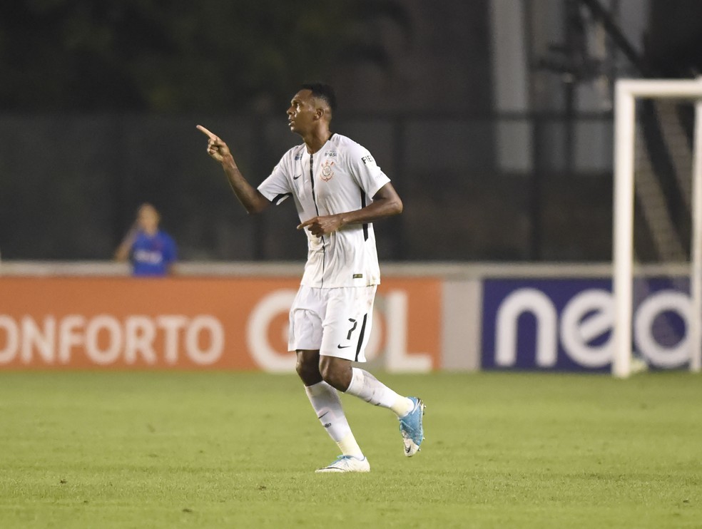 Artilheiro do Timão, Jô faz um gol a cada duas finalizações: 