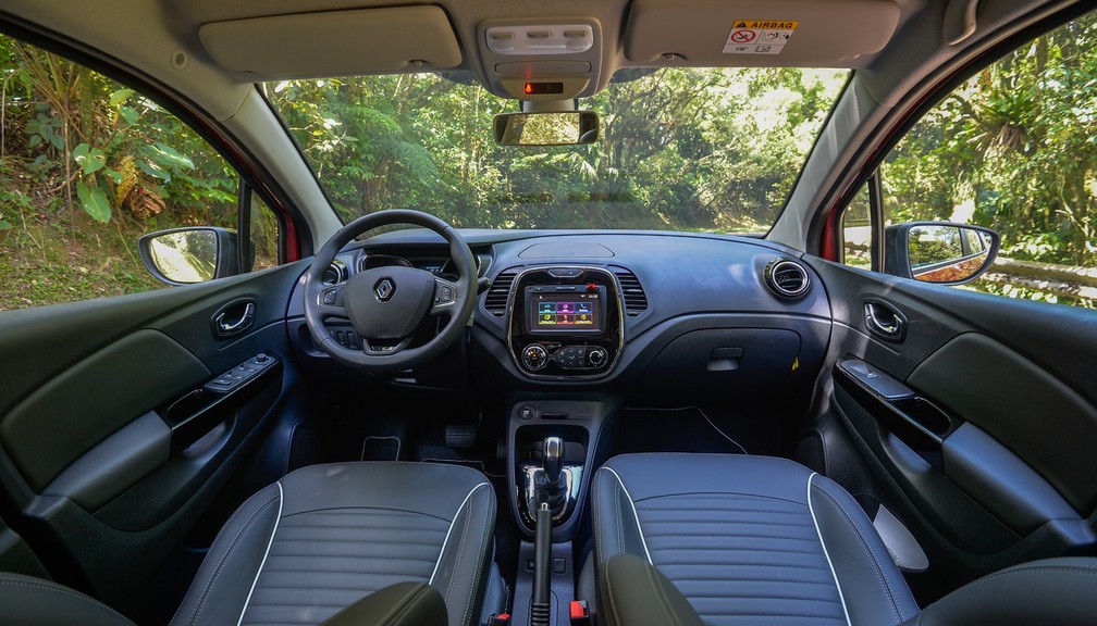 Interior do Captur 2.0 Intense (Foto: Gustavo Epifânio/Renault)