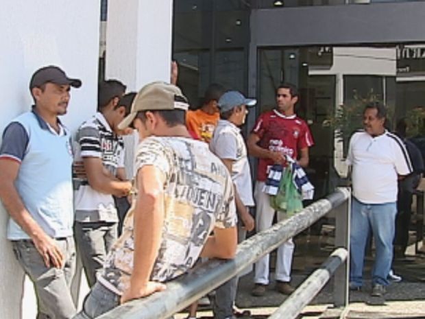 Trabalhadores rurais procuraram o Ministério para denunciar irregularidades  (Foto: reprodução/TV Tem)