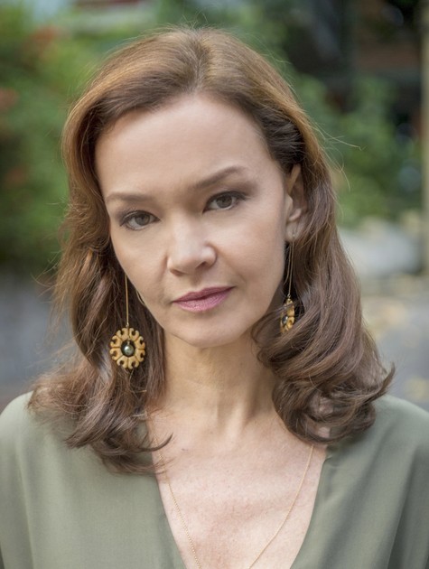 Julia Lemmertz caracterizada como Helena de 'Em família' (Foto: Foto Globo / João Cotta) Julia Lemmertz caracterizada como Helena de 'Em família' (Foto: Foto Globo / João Cotta)