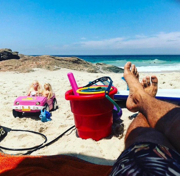 Cauã Reymond curte praia (Foto: Reprodução/Instagram)