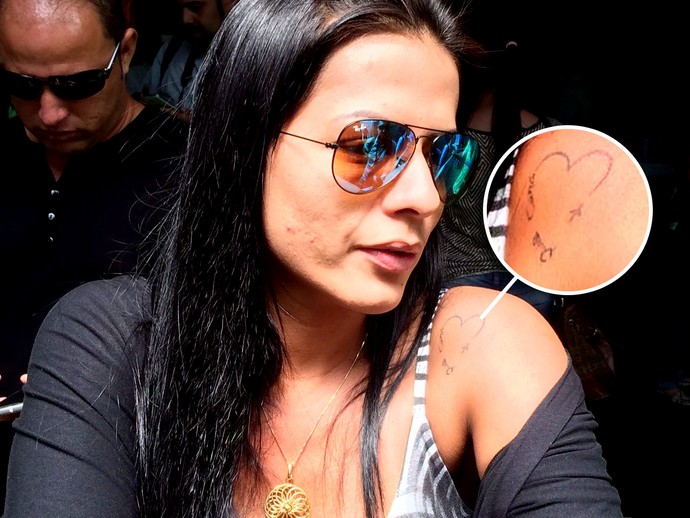 Tatuagem esposa cleber santana (Foto: David Abramvezt / GloboEsporte.com) Tatuagem esposa cleber santana (Foto: David Abramvezt / GloboEsporte.com)