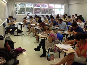 Candidatos fazem prova da segunda fase da Fuvest (Foto: Gabriela Gasparin/ G1)
