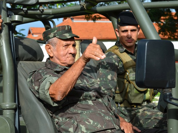 G1 Idoso Realiza Sonho De Ser Militar Aos 85 Anos O Melhor Dia Da