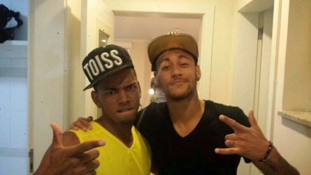 Neymar canta ao lado de Nego do Borel (Foto: Divulgação)