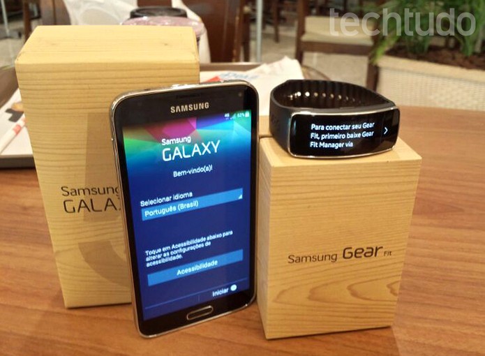 Combo Galaxy Gear + Galaxy S5 para os primeiros compradores (Foto: Rodrigo Bastos / TechTudo) Combo Galaxy Gear + Galaxy S5 para os primeiros compradores (Foto: Rodrigo Bastos / TechTudo)