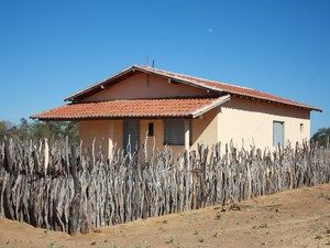 Das 50 casas, 27 foram concluídas na zona rural de Dom Inocêncio (Foto: Gustavo Almeida/G1)