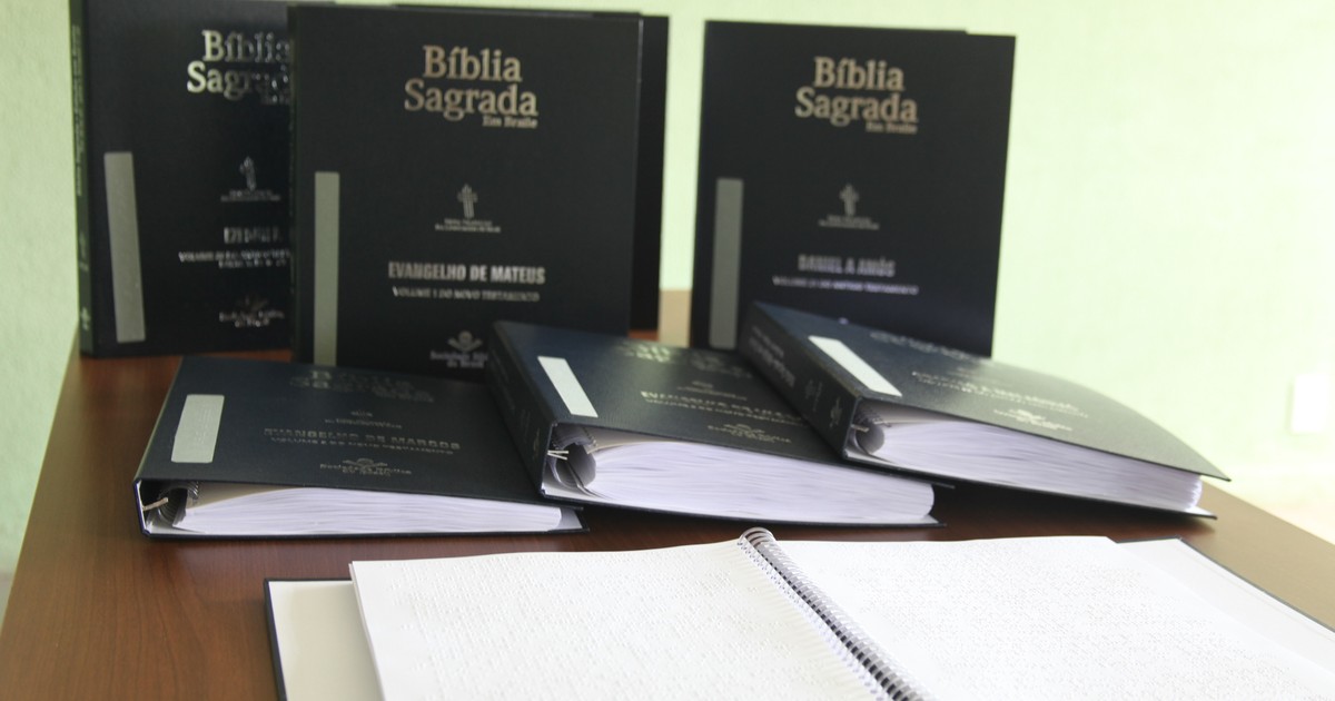 G1 - Roupas, alimentos e bíblias são arrecadados por igreja de ... - Globo.com