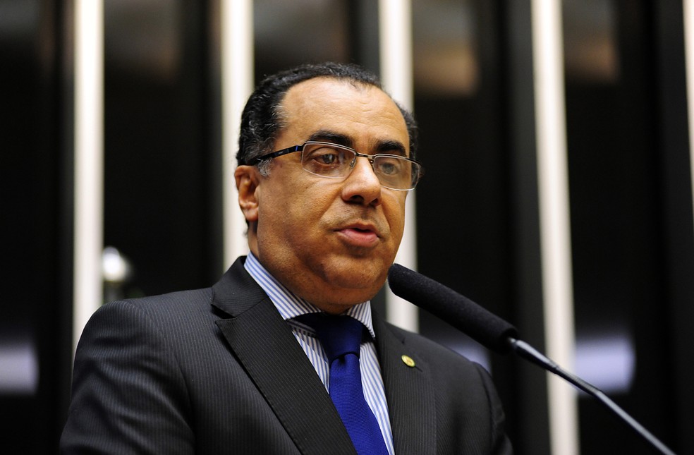 O deputado federal Celso Jacob (PMDB-RJ) durante discurso na Câmara (Foto: Gustavo Lima, Câmara dos Deputados)