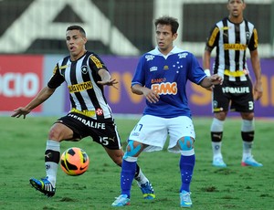 Gabriel e Everton Ribeiro, Botafogo x Cruzeiro (Foto: Luciano Belford/Agência Estado)