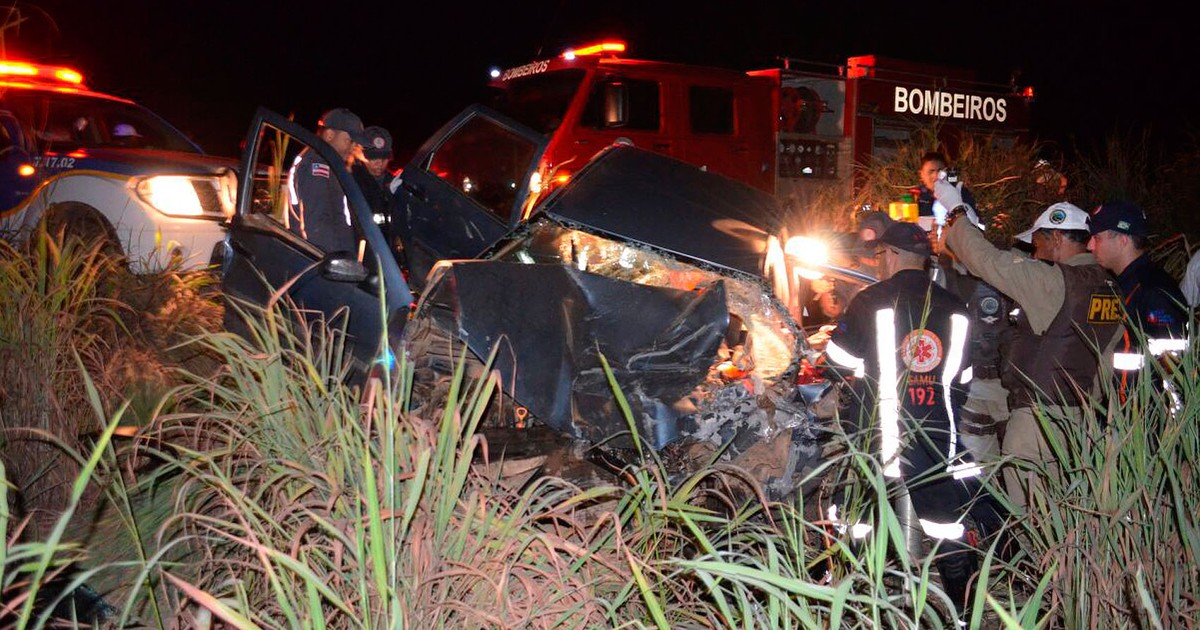 G Batida Entre Caminh O E Carro Deixa Homem Gravemente Ferido Na