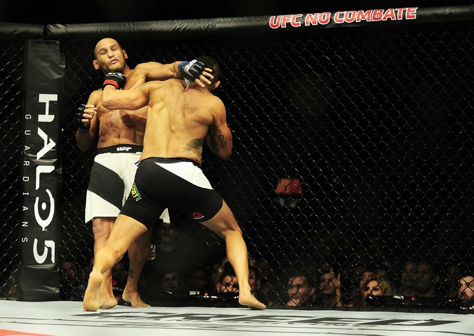 Vitor Belfort Dan Henderson UFC São Paulo MMA (Foto: Marcos Ribolli)