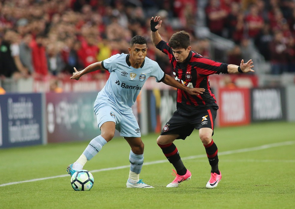 Atlético-PR encerra maratona: nove jogos em menos de um mês (Foto: Giuliano Gomes/PR Press)