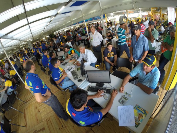 Especialistas acreditam que bom ano em 2016 deixou produtores com dinheiro para investir em 2017 (Foto: Divulgação / Fabrício Fiacadori) Especialistas acreditam que bom ano em 2016 deixou produtores com dinheiro para investir em 2017 (Foto: Divulgação / Fabrício Fiacadori)