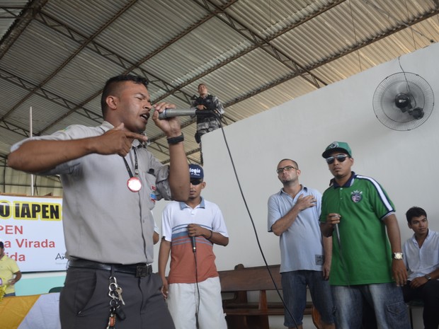 Três grupos de hip hop participaram da batalha dentro do presídio no Amapá (Foto: Abinoan Santiago/G1)