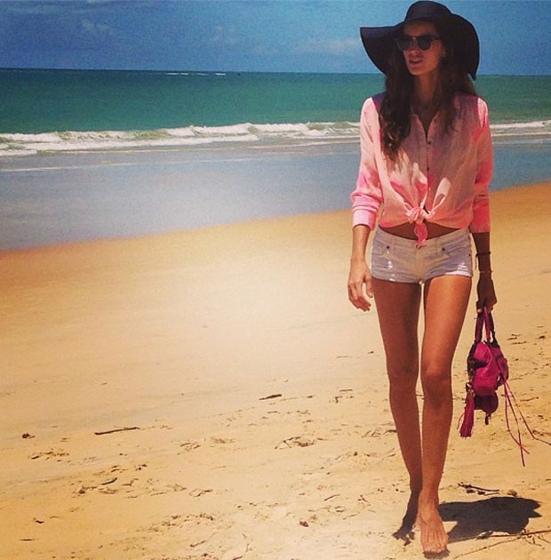 Izabel Goulart (Foto: Instagram/Reprodução) Izabel Goulart (Foto: Instagram/Reprodução)