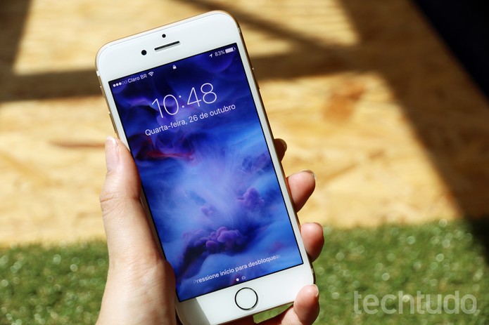 iPhone 7 tem design praticamente idêntico ao iPhone 6S (Foto: Anna Kellen Bull/TechTudo) iPhone 7 tem design praticamente idêntico ao iPhone 6S (Foto: Anna Kellen Bull/TechTudo)