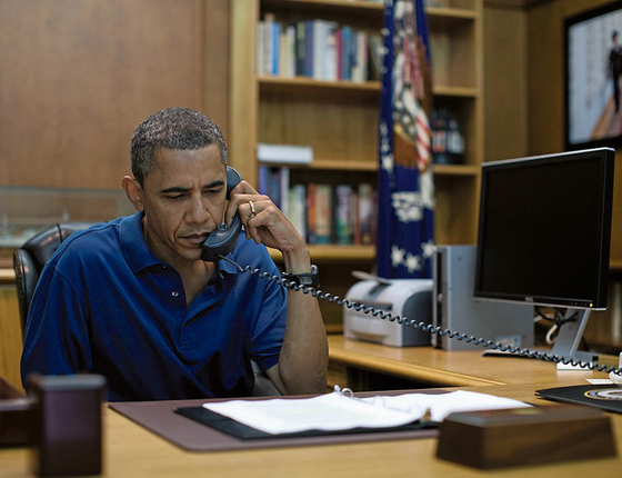 Obama , recebendo a notícia da morte de 30 soldados americanos no Afeganistão (Foto:   Pete Souza/White House via Getty Images)