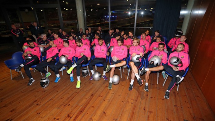 jogadores Barcelona kart (Foto: Miguel Ruiz / Barcelona FC)