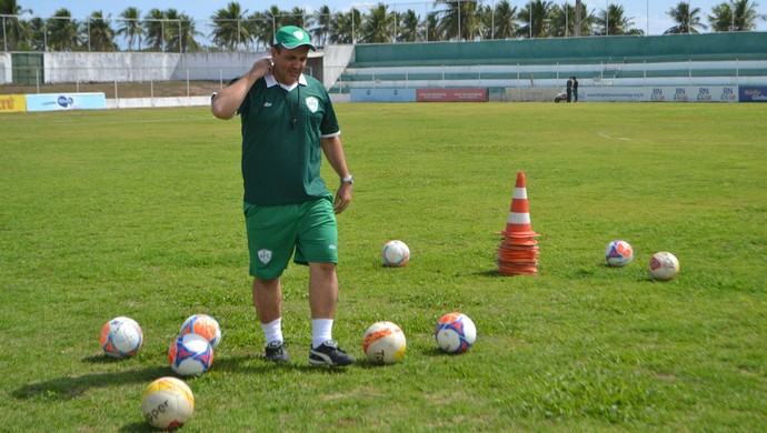Anthoni Santoro, técnico do Alecrim - Alecrim - treino - Ninho do Periquito (Foto: Jocaff Souza/GloboEsporte.com)