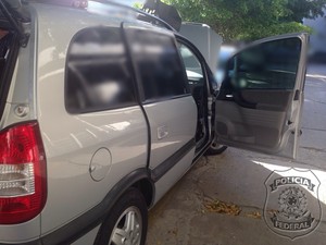 Minivan onde cerca de 72 quilos de maconha foram encontrados (Foto: Divulgação/ Polícia Federal)