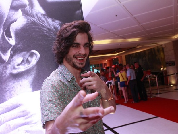 Fiuk na festa da Budweiser (Foto: Isac Luz / EGO)