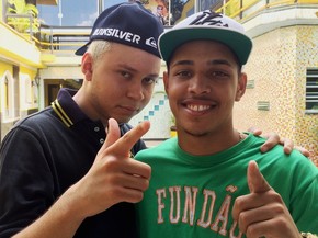 Baile De Favela Muda Vida De Mc Joao Que Sustenta Familia Desde Os 17 Anos Musica G1 Devo cortar o cabelo seco ou molhado. g1 globo