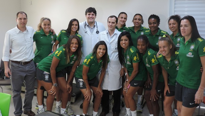 Seleção brasileira feminina passa por exames em clínica de Sorocaba, no interior de São Paulo (Foto: Emilio Botta)