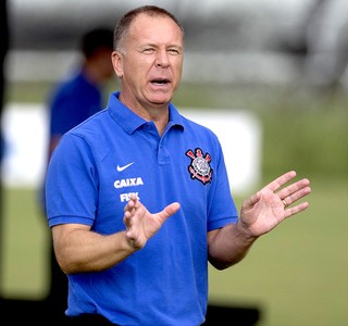 Questionado sobre 5 a 1, Mano cita 2009 e pede lembranças positivas