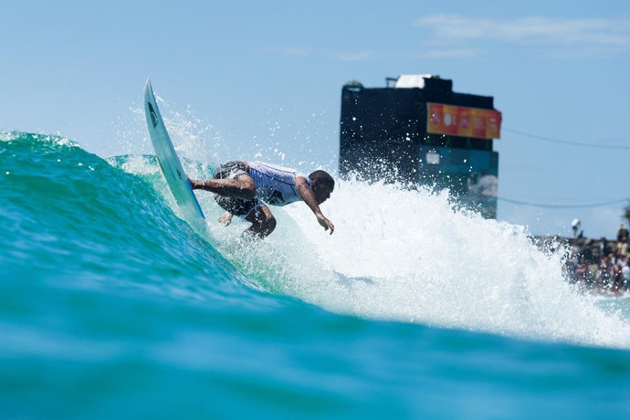 Wiggolly Dantas na primeira fase da etapa do Mundial de Surfe, em Gold Coast (Foto: Divulgação)