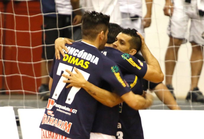 Concórdia faz 6 a 3 no Corinthians e entra na briga por vaga nas quartas