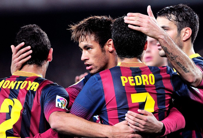 Pedro e Neymar comemoração Barcelona contra Cargagena (Foto: AFP)