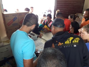 Venezuelanos lotam mercado em Pacaraima (Foto: Emily Costa/ G1 RR) Venezuelanos lotam mercado em Pacaraima (Foto: Emily Costa/ G1 RR)