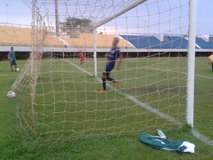 Quarto gol marcado por Gean na vitória do Tocantins contra o Ricanato (Foto: Vilma Nascimento/GloboEsporte.com)