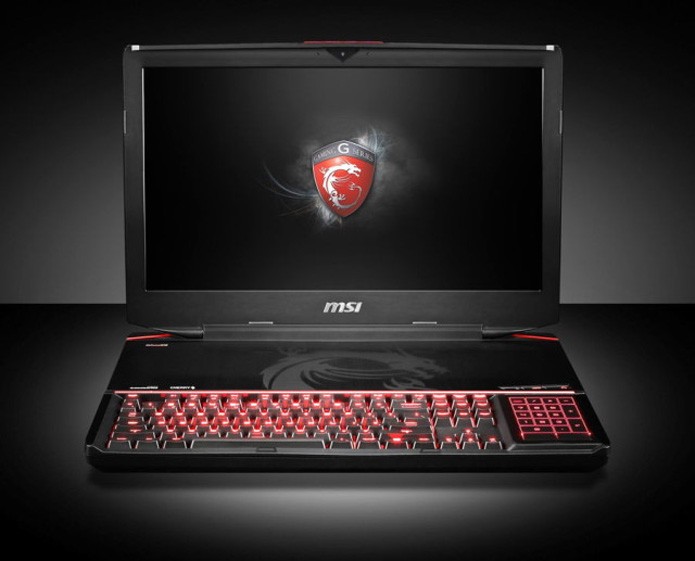 Teclado grande, como os dos desktops, é o destaque do GT80 Titan (Foto: Divulgação)