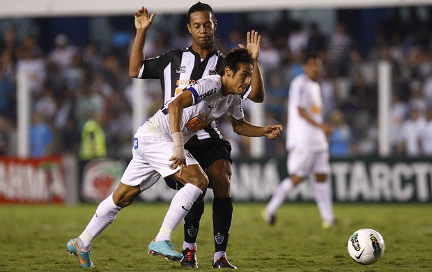 neymar santos ronaldinho gaucho atletico-mg (Foto: Ricardo Saibun / Site Oficial do Santos)