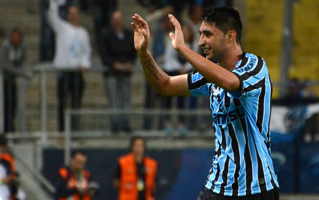 Alan Ruiz comemora, Grêmio x Atlético-MG (Foto: Luiz Munhoz/Agência Estado)