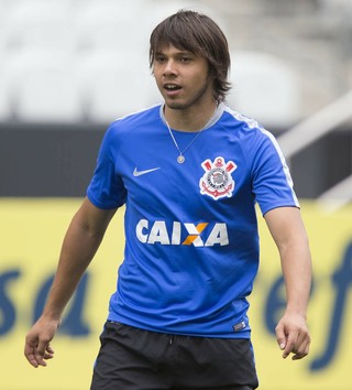 Concorrência aumenta no Corinthians e ameaça vagas de Danilo e Romero