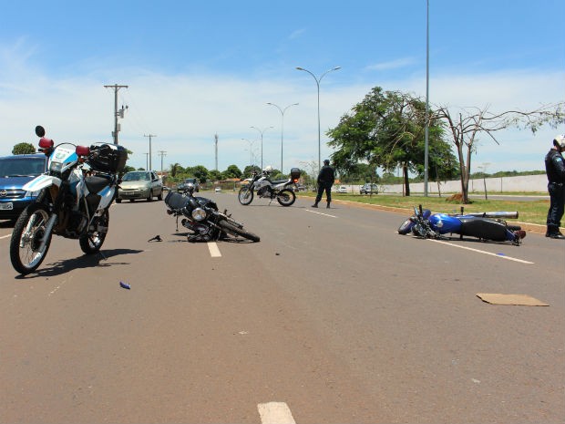 G1 Jovem Fica Ferido Em Acidente Entre Duas Motocicletas Em Campo Grande Notícias Em Mato 6093