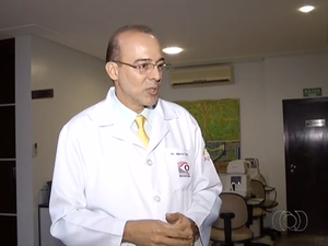 Médico reclamou da falta de estrutura nas delegacias do Tocantins (Foto: Reprodução/TV Anhanguera)