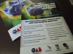 Cartilha dá dicas sobre como denunciar propaganda eleitoral irregular (Foto: Moema França/ G1)