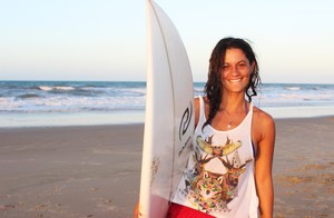Raquel, atleta do Campeonato Piauiense de Surf (Foto: Josiel Martins)