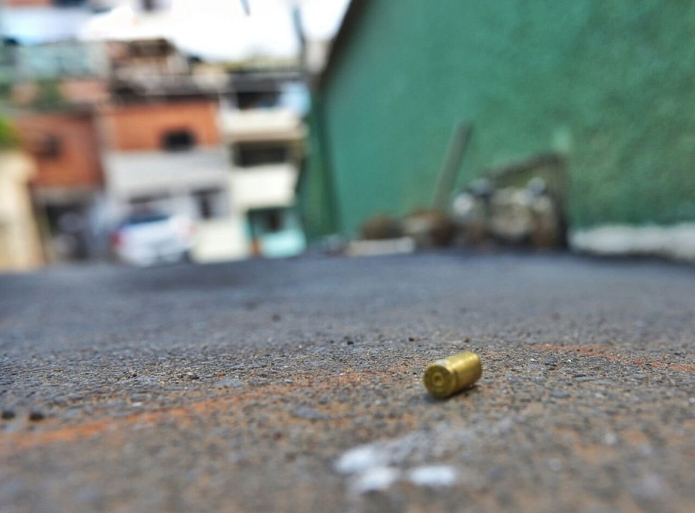 Cada vítima foi morta com 10 tiros em crime ocorrido em Itaquari (Foto: Fernando Madeira/ A Gazeta)