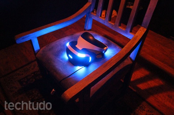 PlayStation VR impressiona com o realismo de Resident Evil 7 (Foto: Tais Carvalho/TechTudo) PlayStation VR impressiona com o realismo de Resident Evil 7 (Foto: Tais Carvalho/TechTudo)