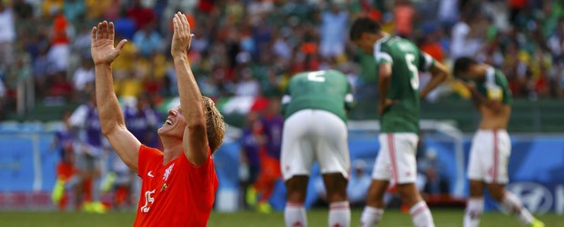Holanda vira em 6 minutos e tira o México (Eddie Keogh/Reuters)