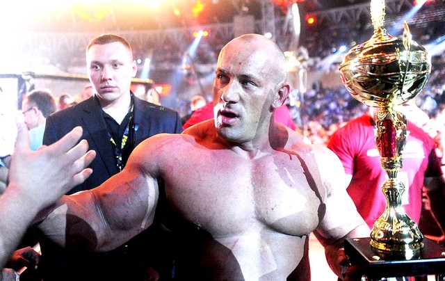 Fisiculturista Fa De Schwarzenegger Estreia Com Vitoria Na Polonia Combate Globoesporte Com