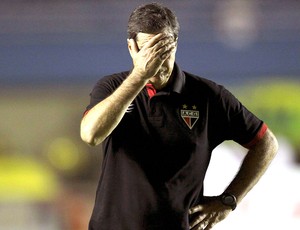 Artur Neto técnico Atlético-GO (Foto: Reuters)