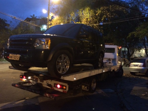 Tuchinha estava indo buscar o carro no lava jato quando foi baleado por ocupantes de uma moto (Foto: Matheus Rodrigues/G1)